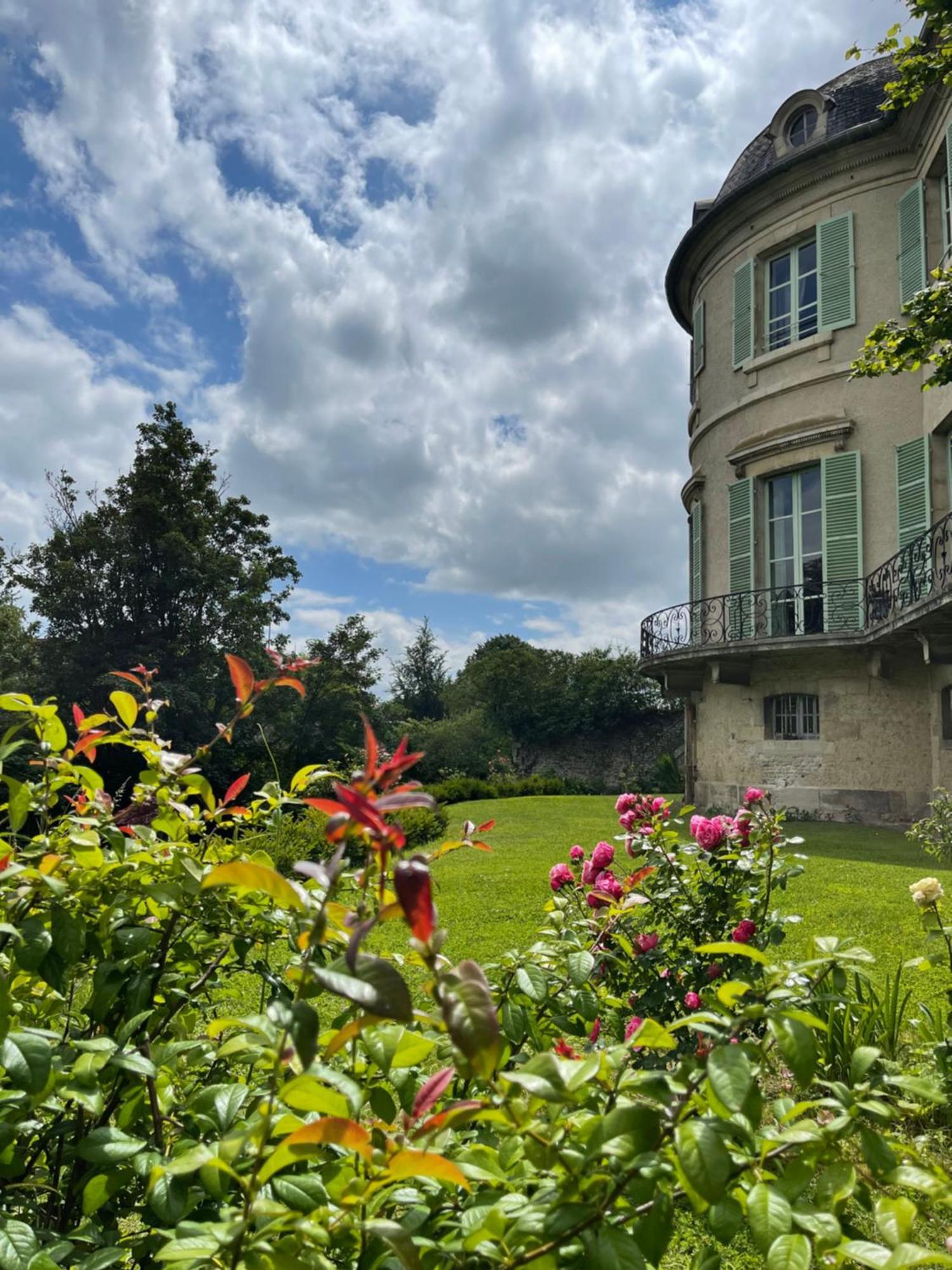 Castel Saint-Léonard Bed and Breakfast Falaise  Buitenkant foto