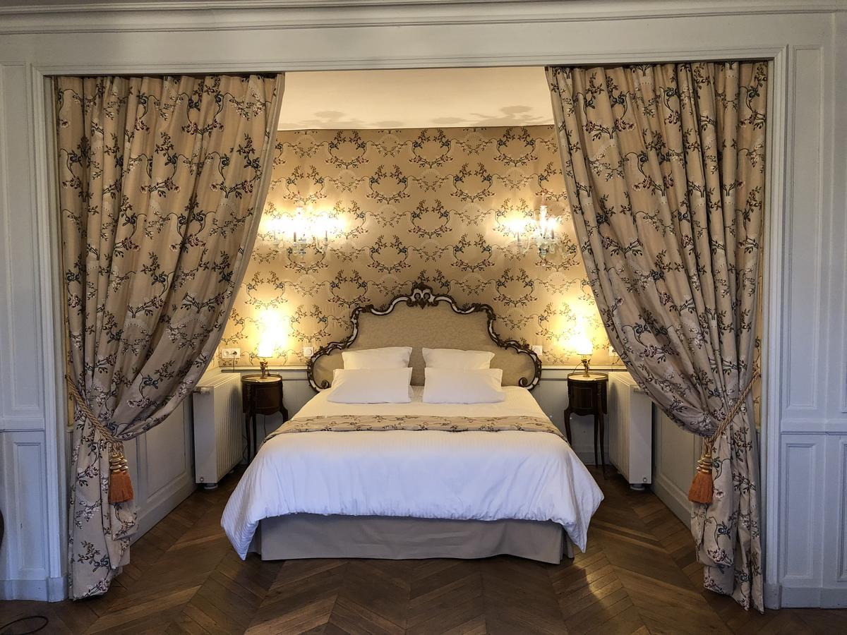 Castel Saint-Léonard Bed and Breakfast Falaise  Buitenkant foto