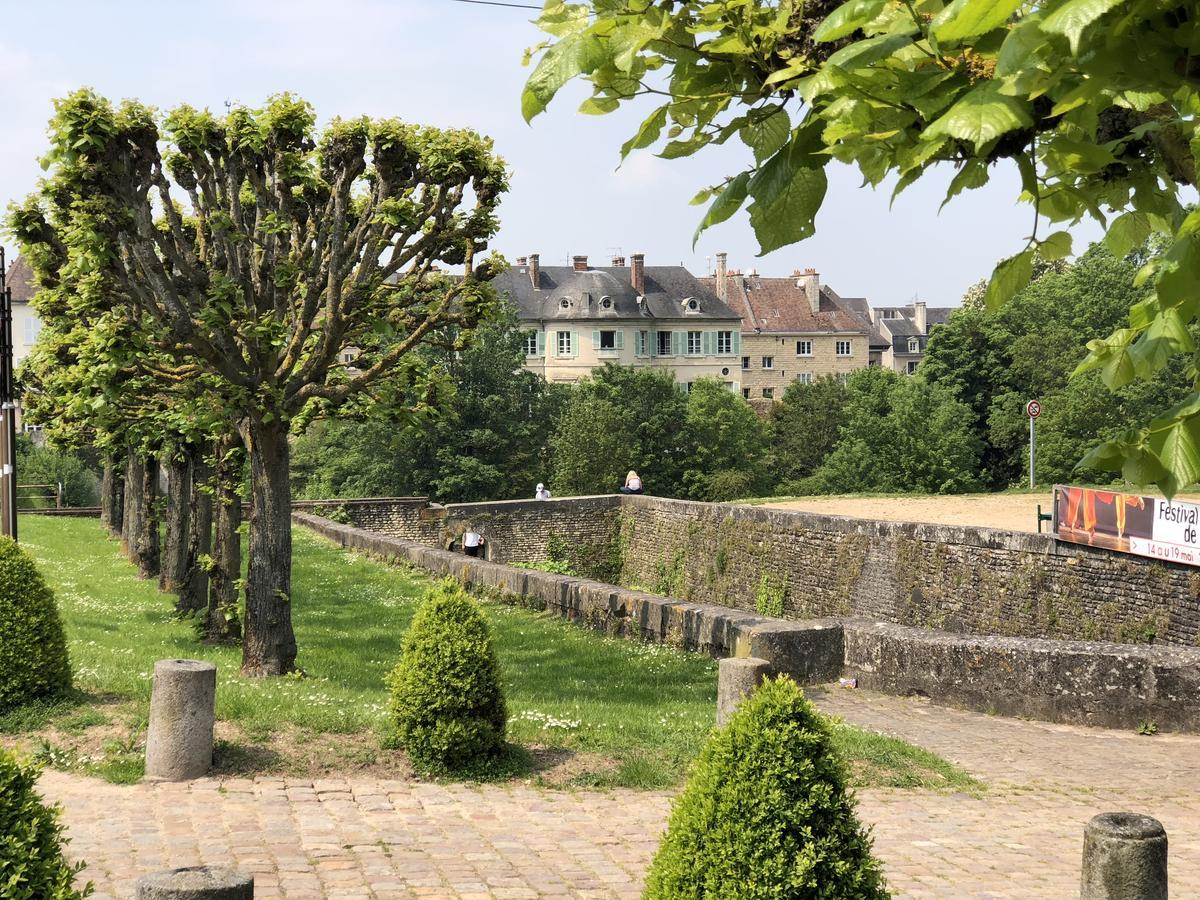 Castel Saint-Léonard Bed and Breakfast Falaise  Buitenkant foto