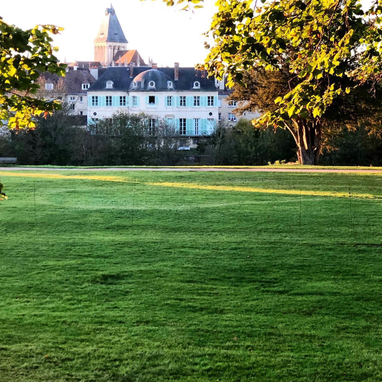 Castel Saint-Léonard Bed and Breakfast Falaise  Buitenkant foto